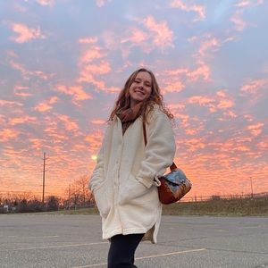 Meet your Posher, Lauren